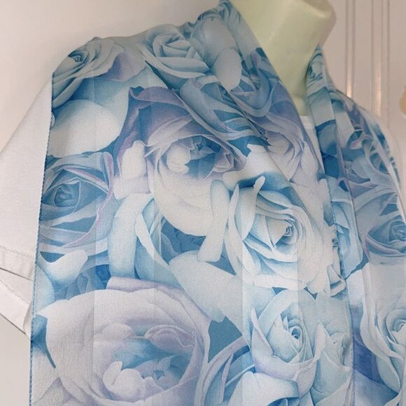 Vintage Light Blue, Lavender & White Rose Pattern Long Polyester Scarf - Picture 4 of 6